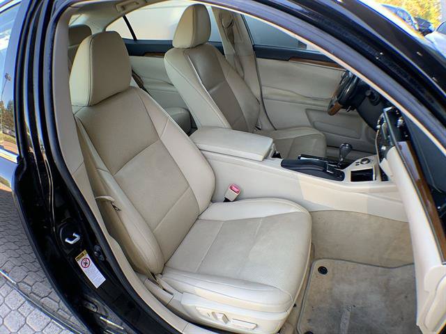 Used 2014 Lexus ES 300h w/ Premium Package w/Bamboo Trim FWD image 25