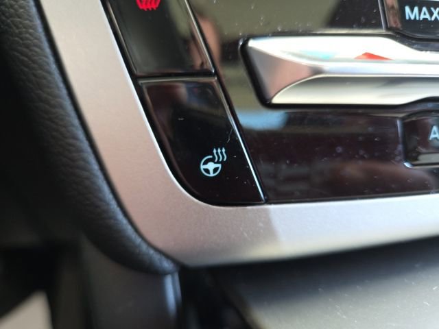 Used 2022 Ford Explorer XLT AWD/4WD image 11