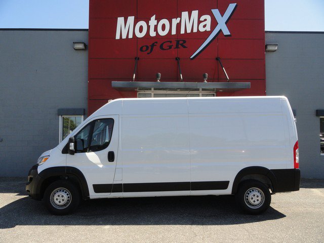 Used 2025 RAM ProMaster 2500 w/ Convenience Group FWD image 2