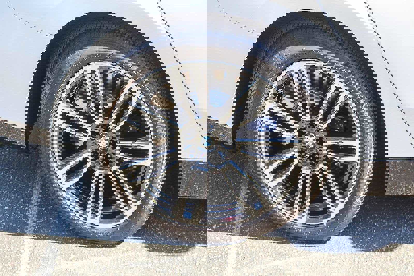 Used 2025 BMW 530i w/ M Sport Package image 8