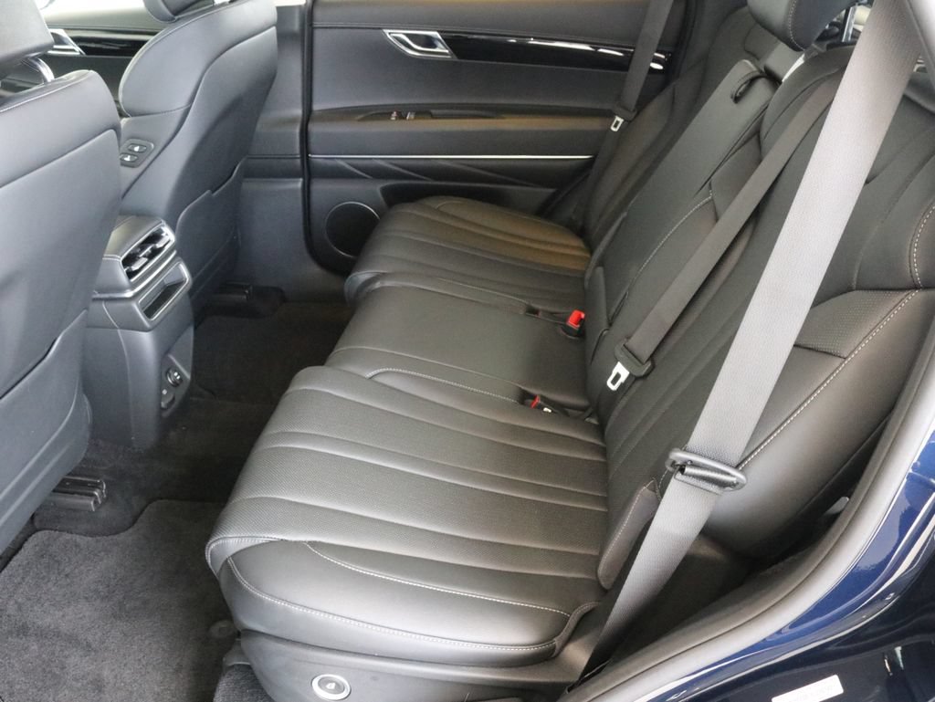 Used 2025 Genesis GV80 2.5T Standard AWD/4WD image 33