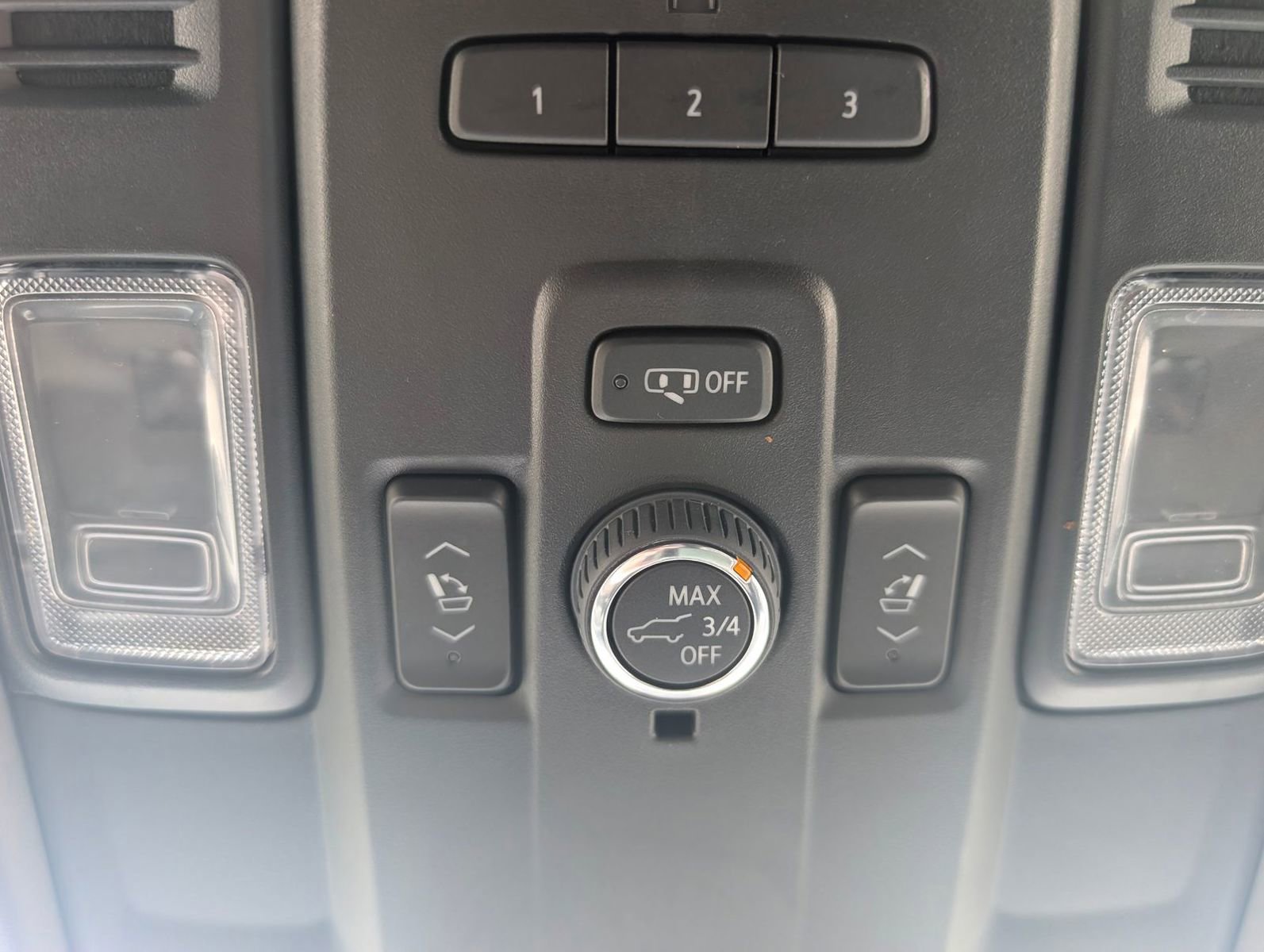 Used 2024 Chevrolet Suburban Premier AWD/4WD image 18