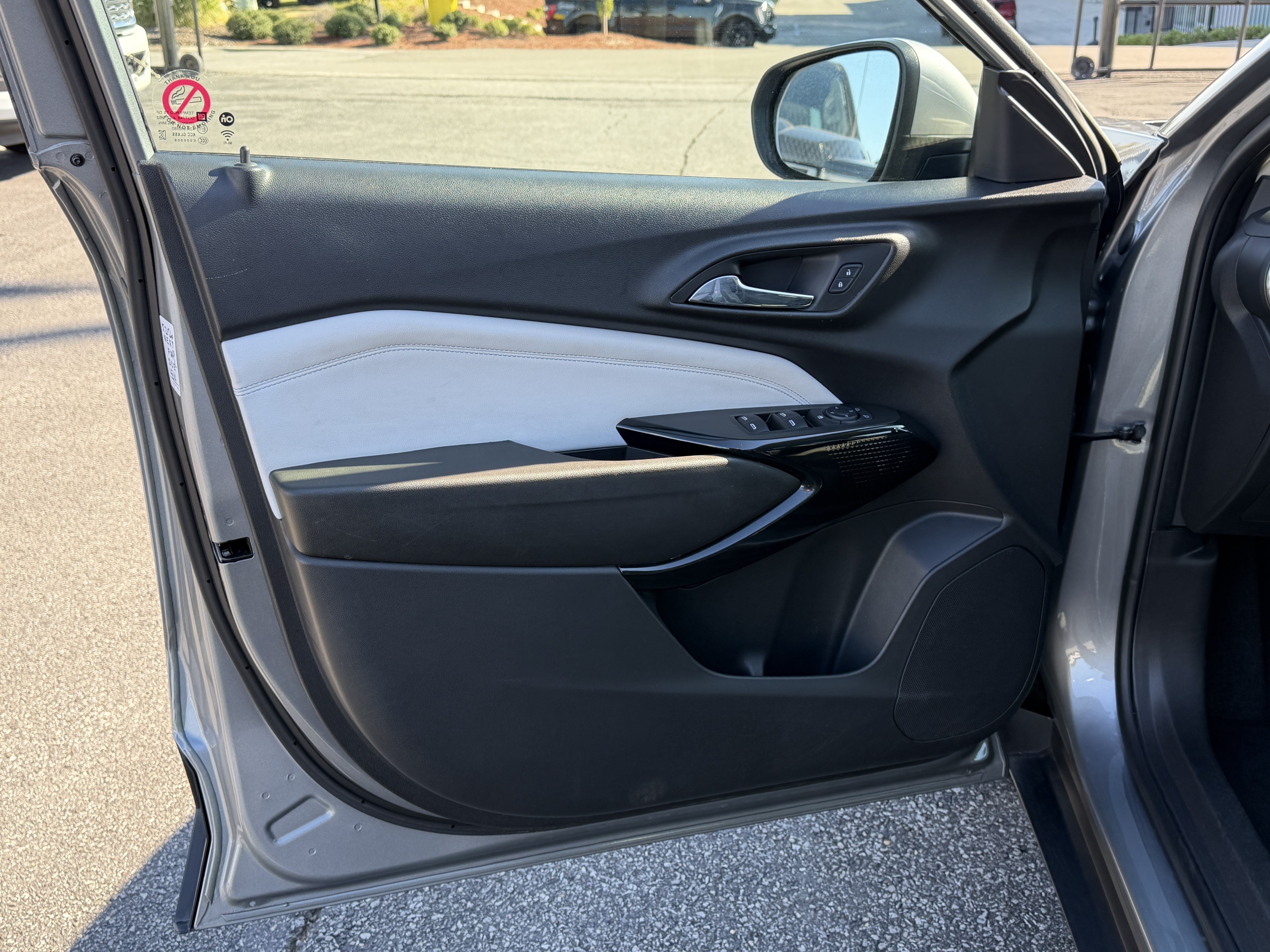 Used 2024 Chevrolet Trax LT FWD image 14