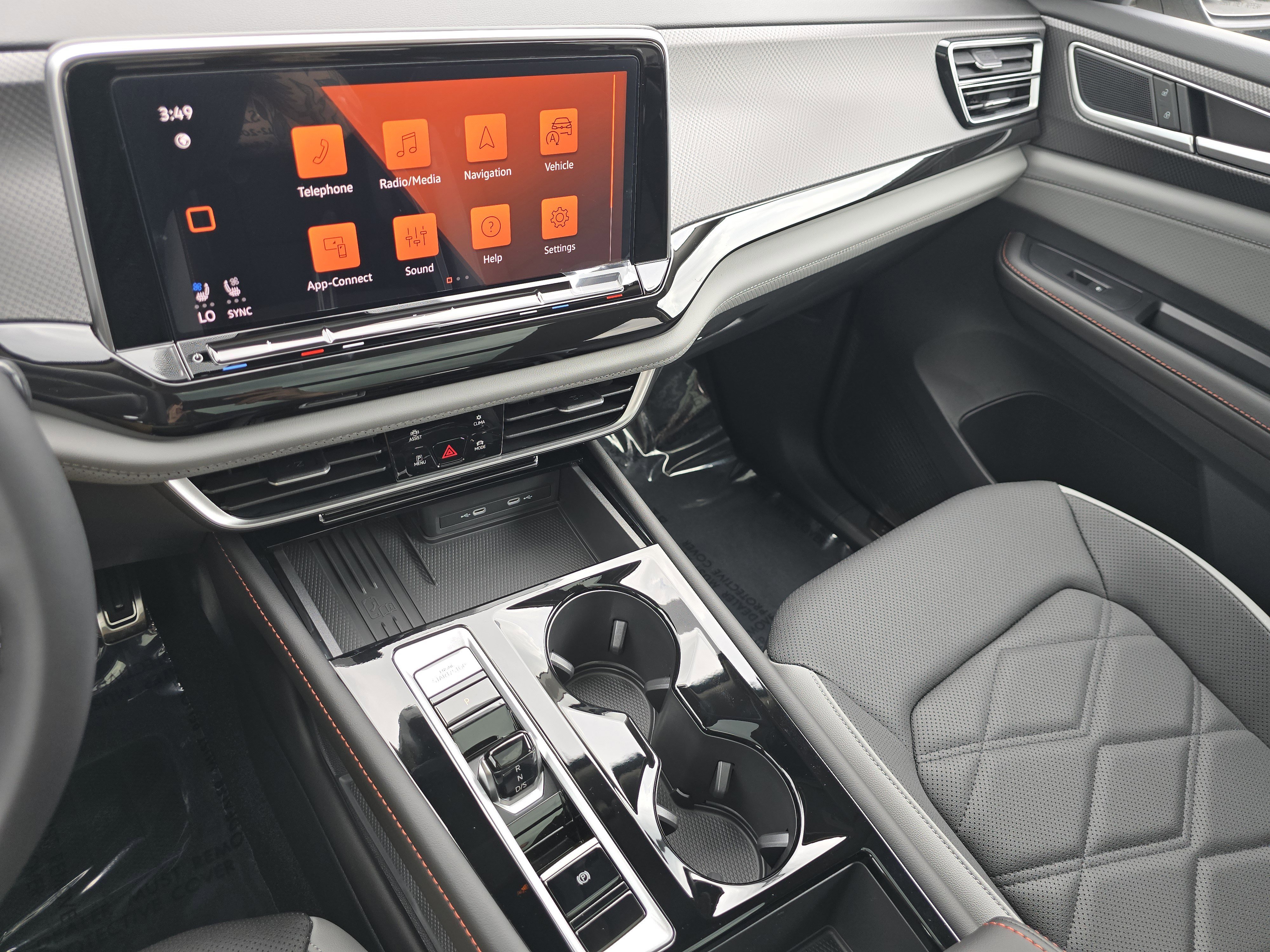 New 2025 Volkswagen Atlas Peak Edition SE image 26