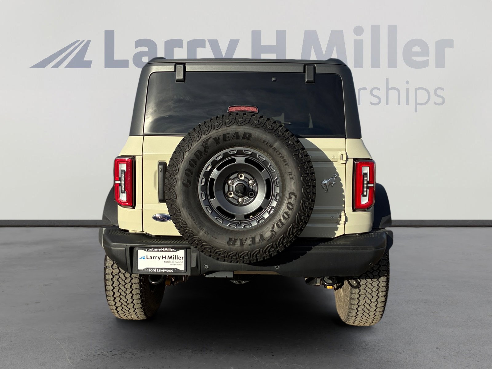 Certified 2025 Ford Bronco Badlands image 4