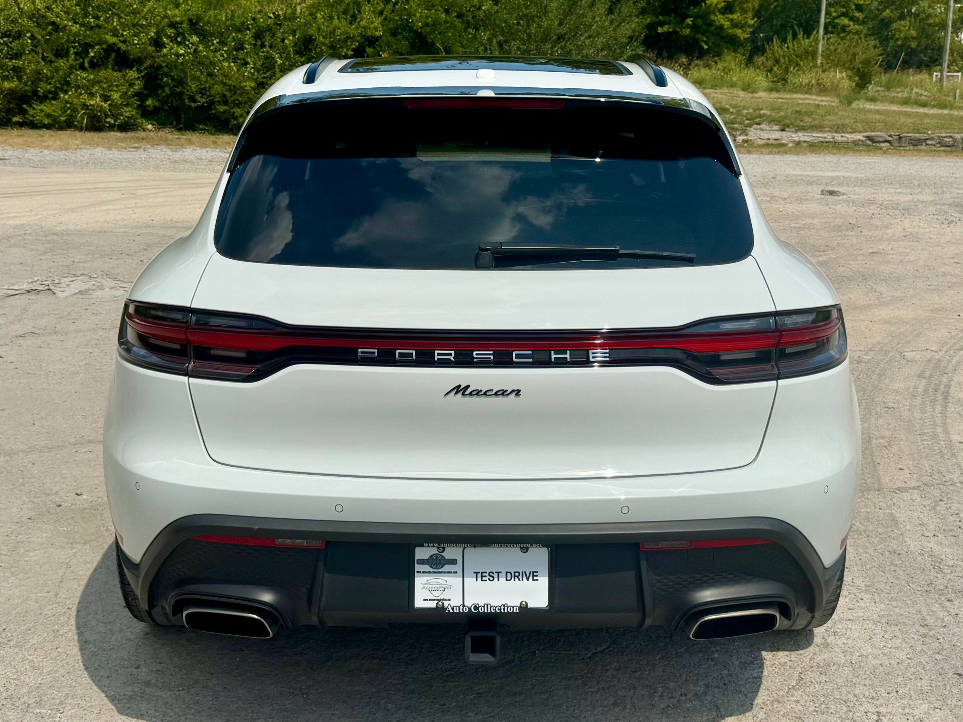 Used 2024 Porsche Macan AWD/4WD image 6