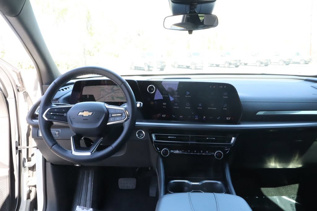Used 2025 Chevrolet Traverse LT w/ Sun and Wheel Package FWD image 28