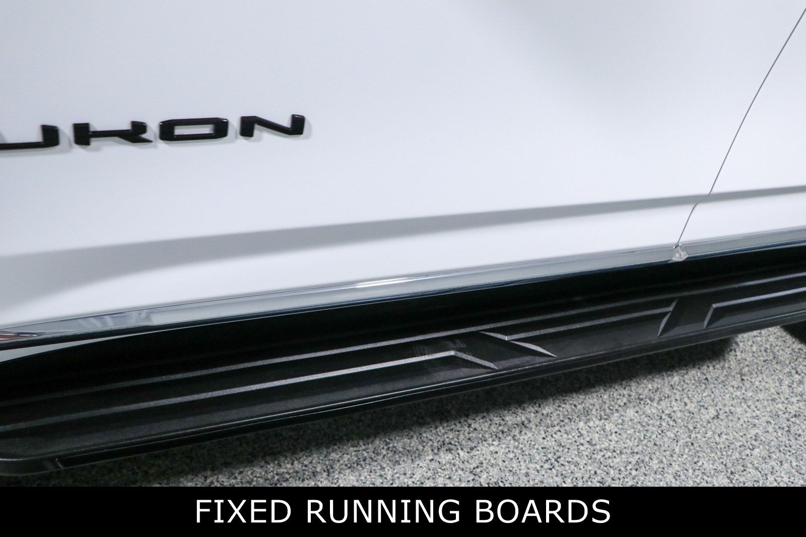 Used 2023 GMC Yukon SLT w/ SLT Premium Package AWD/4WD image 12