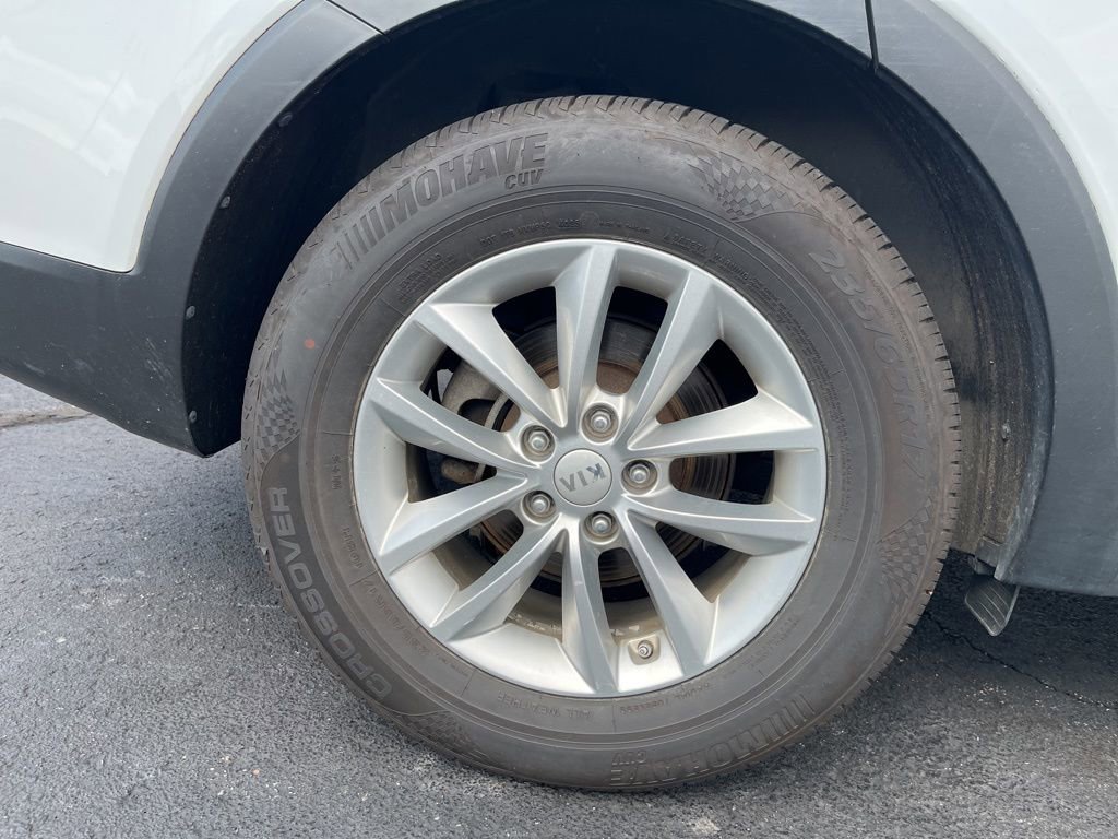 Used 2017 Kia Sorento LX w/ LX Convenience Package AWD/4WD image 11