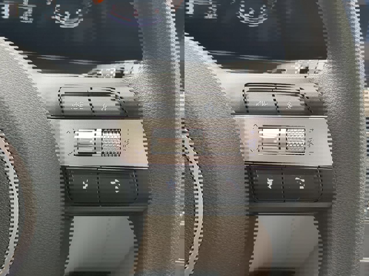 Certified 2025 Hyundai Tucson SE image 24