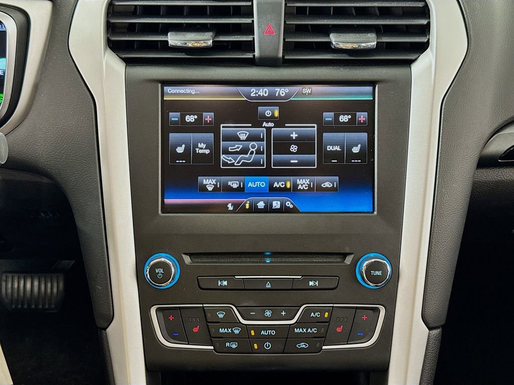Used 2016 Ford Fusion SE image 15