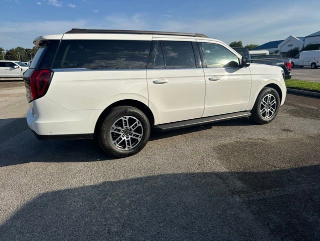 Used 2025 Ford Expedition Max Active RWD image 4