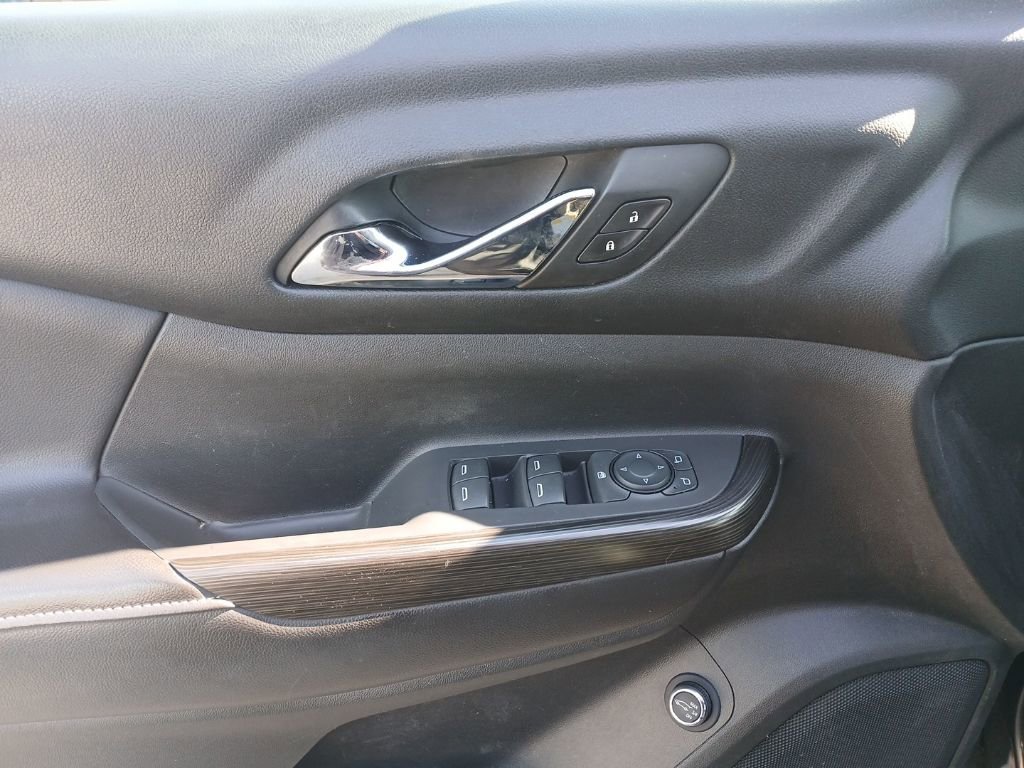 Used 2018 GMC Acadia SLT image 11