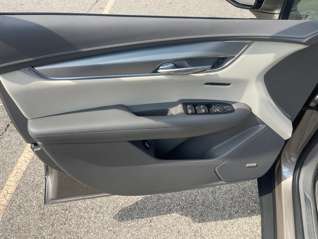 Used 2022 Cadillac XT5 Premium Luxury w/ LPO, Floor Liner Package FWD image 26