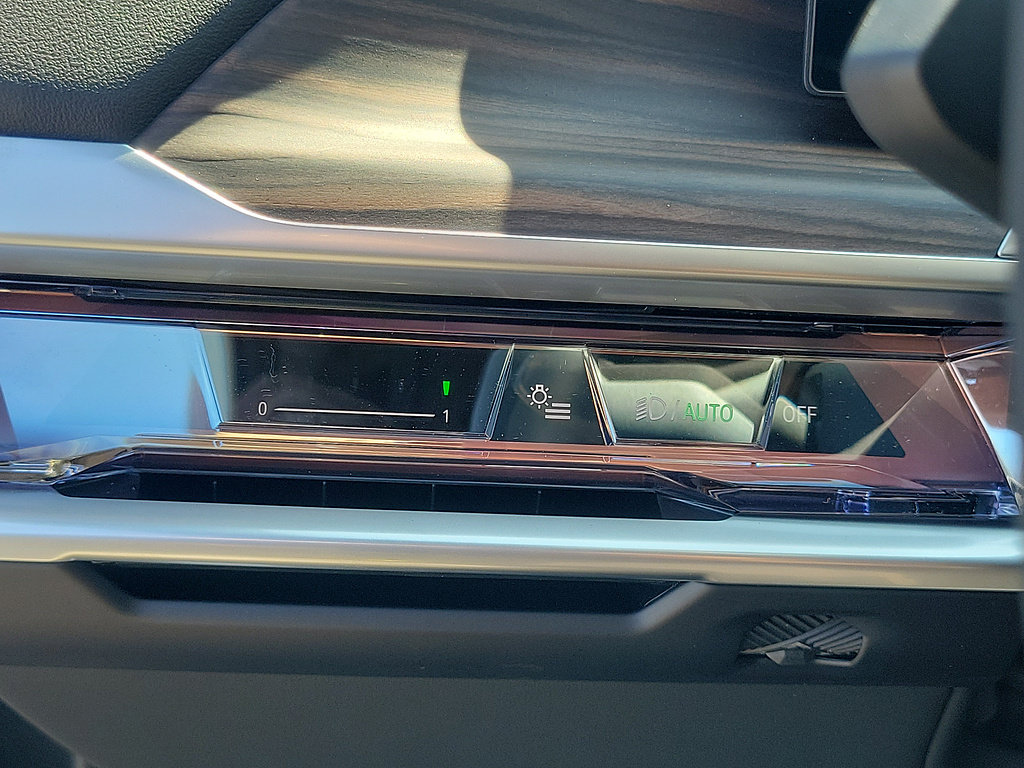 New 2026 BMW i7 M70 RWD image 23