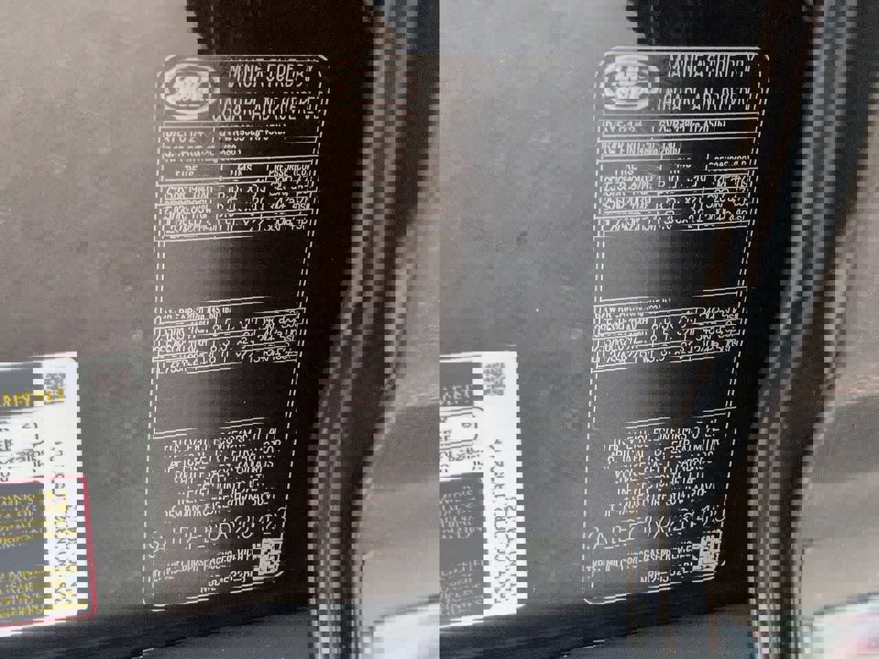 Used 2024 Land Rover Defender 130 X-Dynamic SE image 40