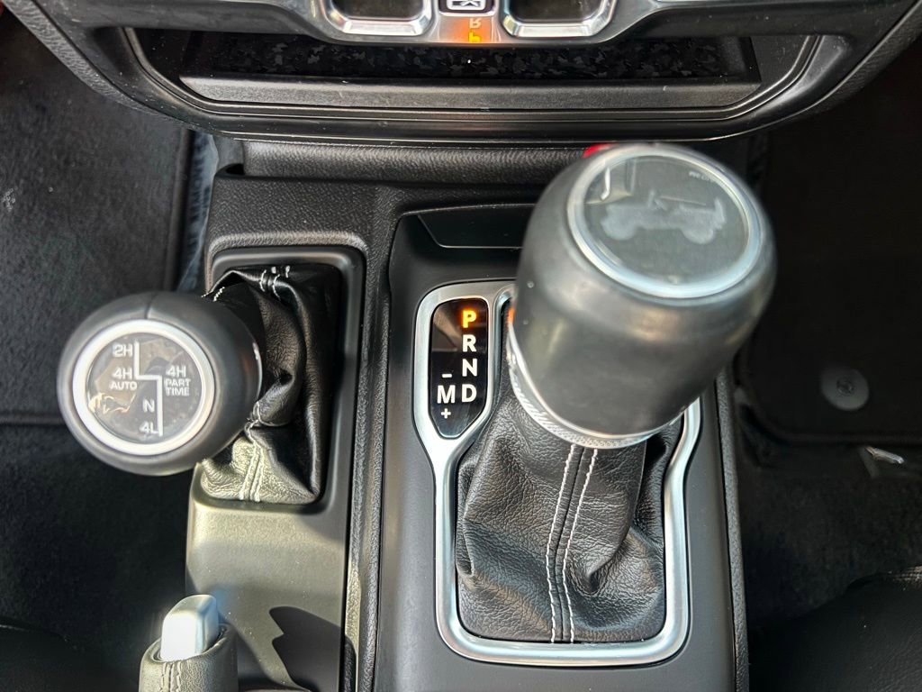 Used 2022 Jeep Wrangler Unlimited Sahara w/ Cold Weather Group image 59