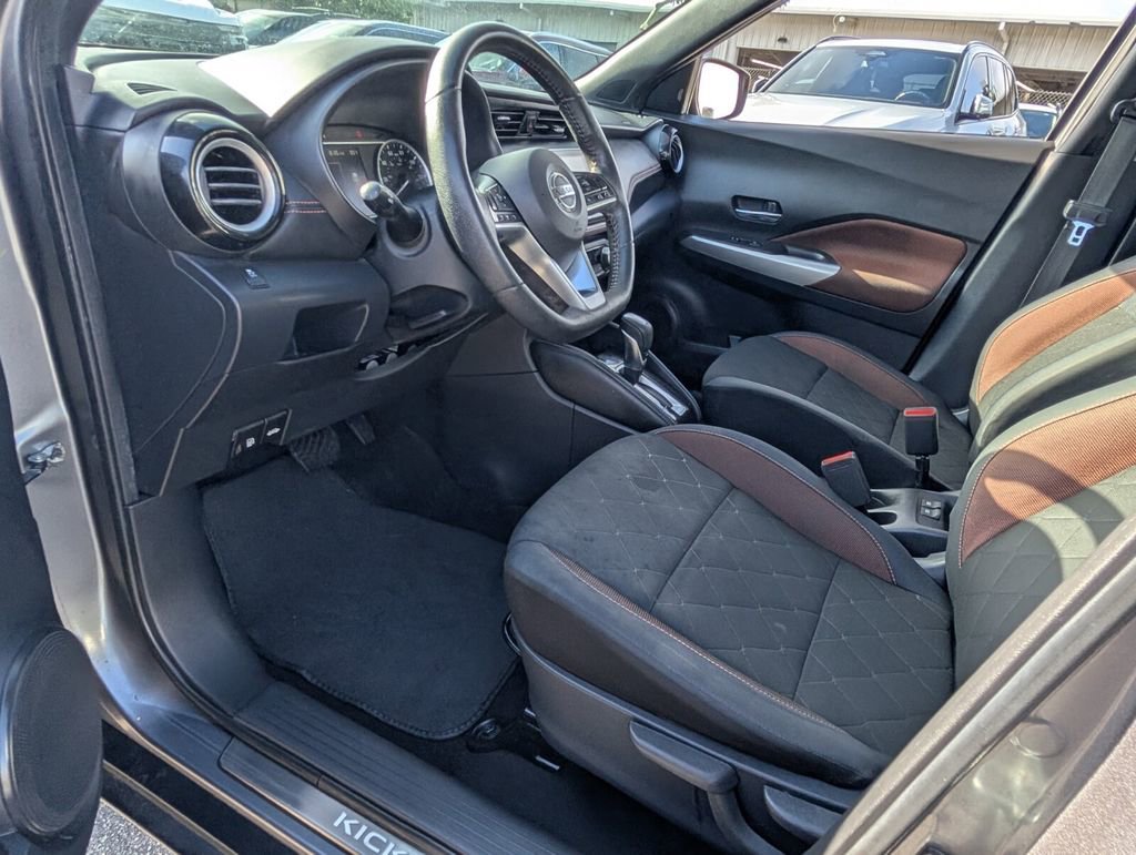 Used 2019 Nissan Kicks SR FWD image 10