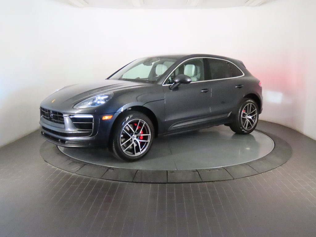 Certified 2023 Porsche Macan S AWD/4WD image 1