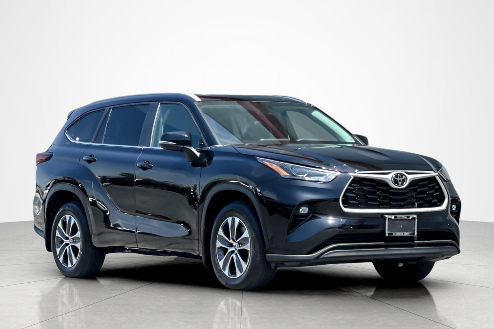 Certified 2024 Toyota Highlander XLE AWD/4WD image 7