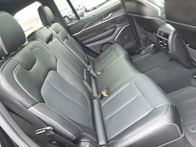 Used 2024 Jeep Grand Cherokee Overland w/ Adv Protech Group III image 52