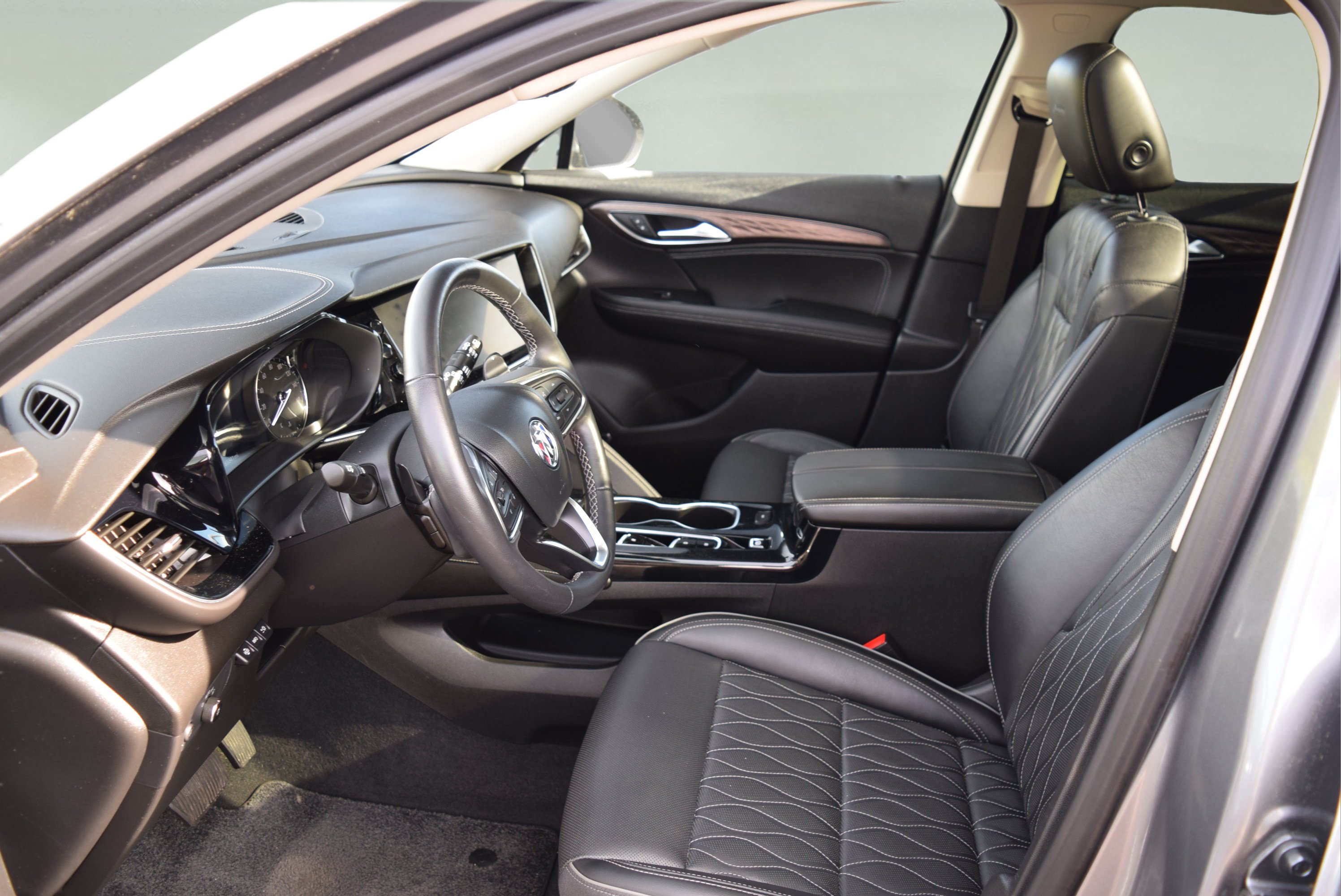 Used 2021 Buick Envision Avenir w/ Technology Package II AWD/4WD image 10