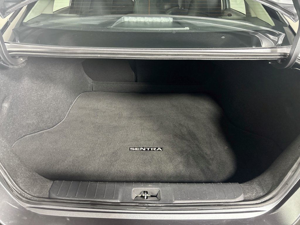 Used 2025 Nissan Sentra SR FWD image 20
