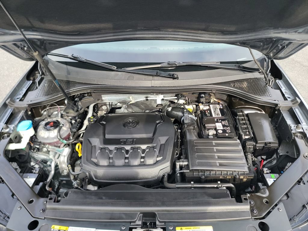 Used 2022 Volkswagen Tiguan SEL R-Line image 16
