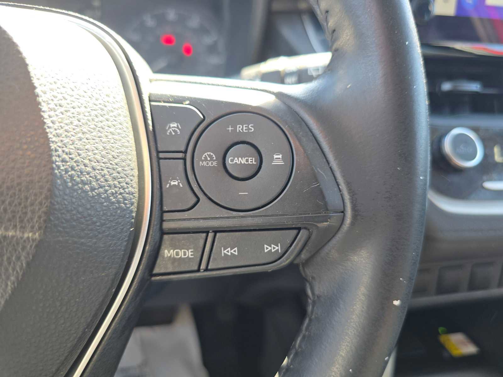 Used 2023 Toyota Corolla Cross LE image 30