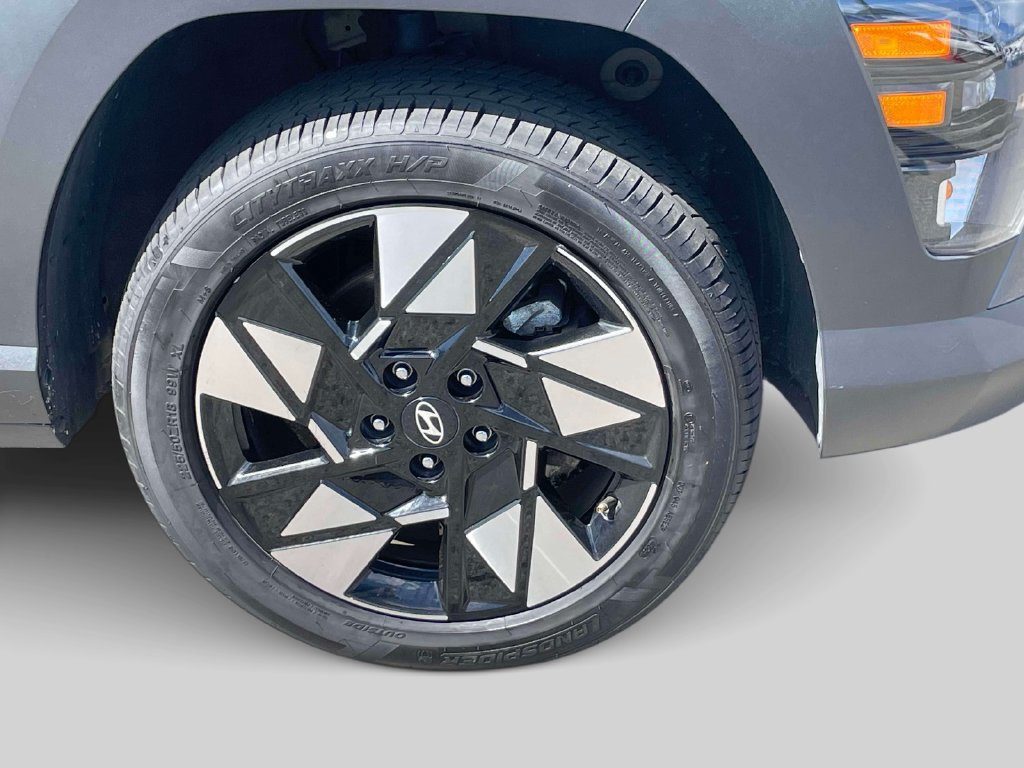 Certified 2025 Hyundai Kona SEL AWD/4WD image 9