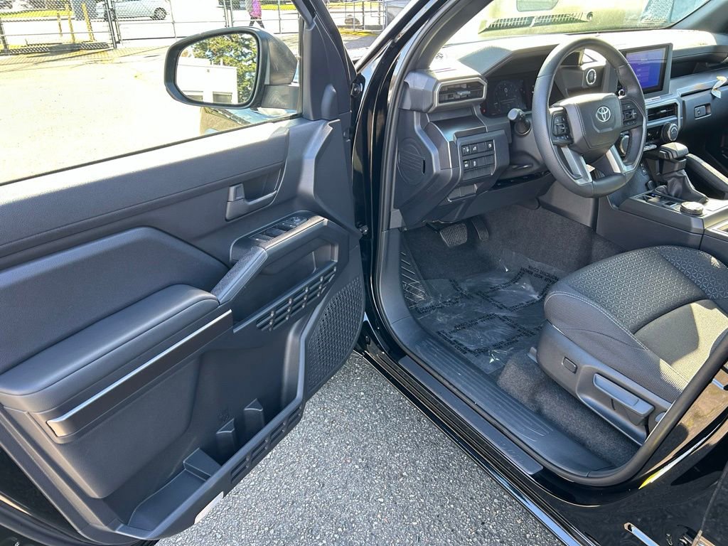 Certified 2025 Toyota 4Runner SR5 image 9
