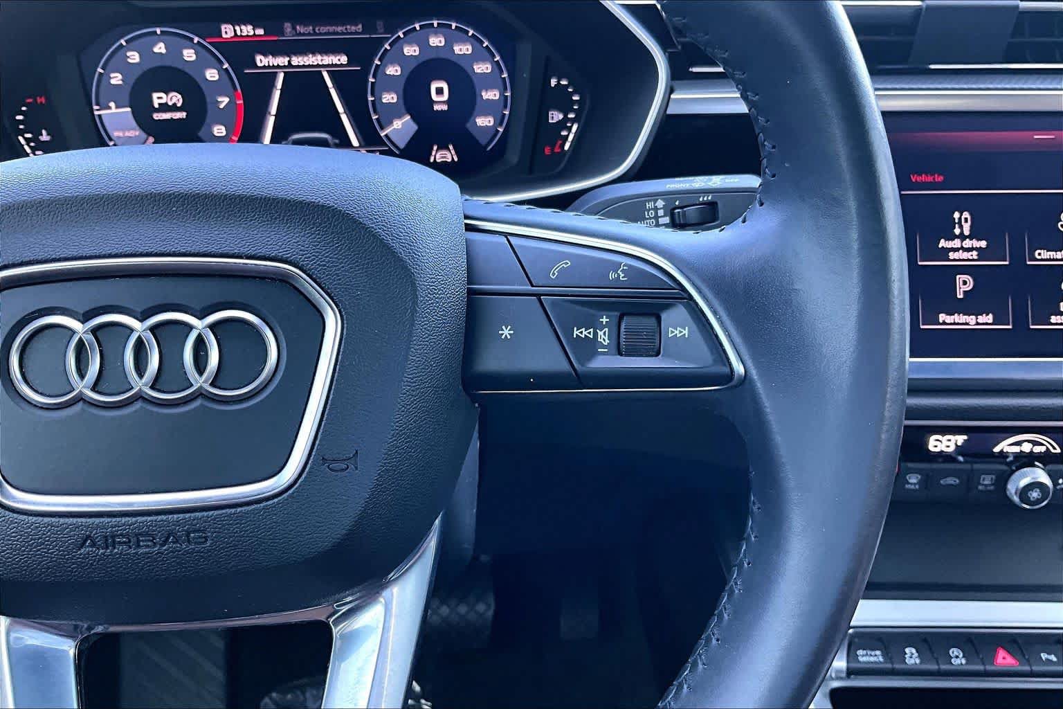 Used 2020 Audi Q3 2.0T Premium w/ Convenience Package AWD/4WD image 17