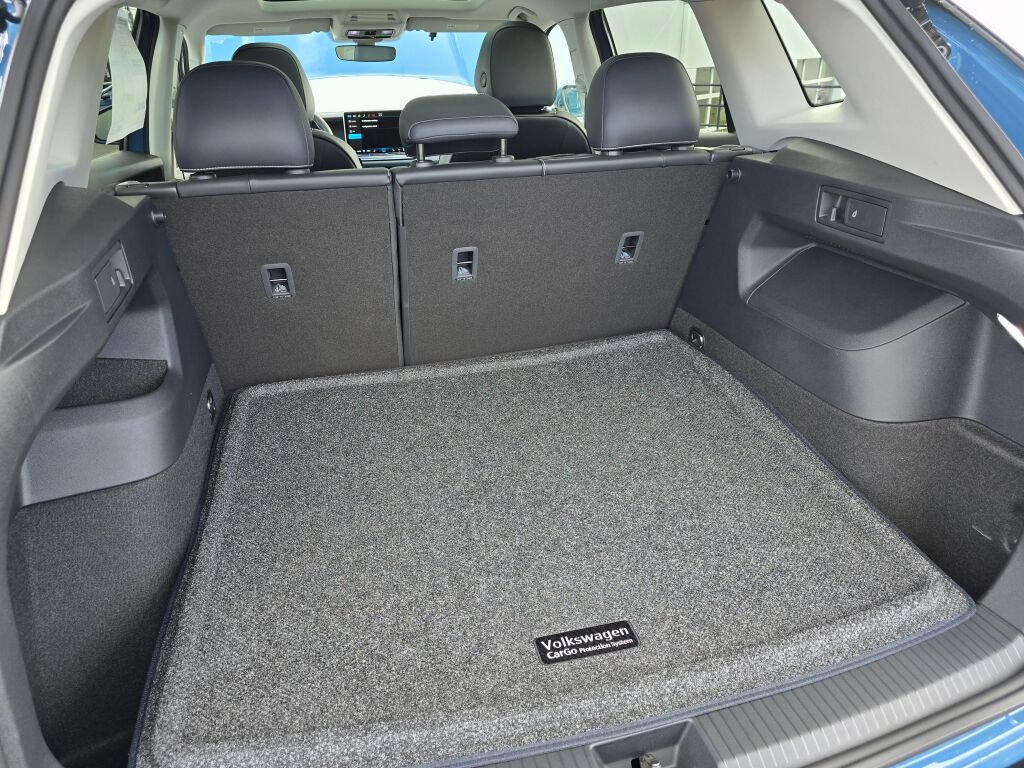 New 2026 Volkswagen Tiguan SE image 18