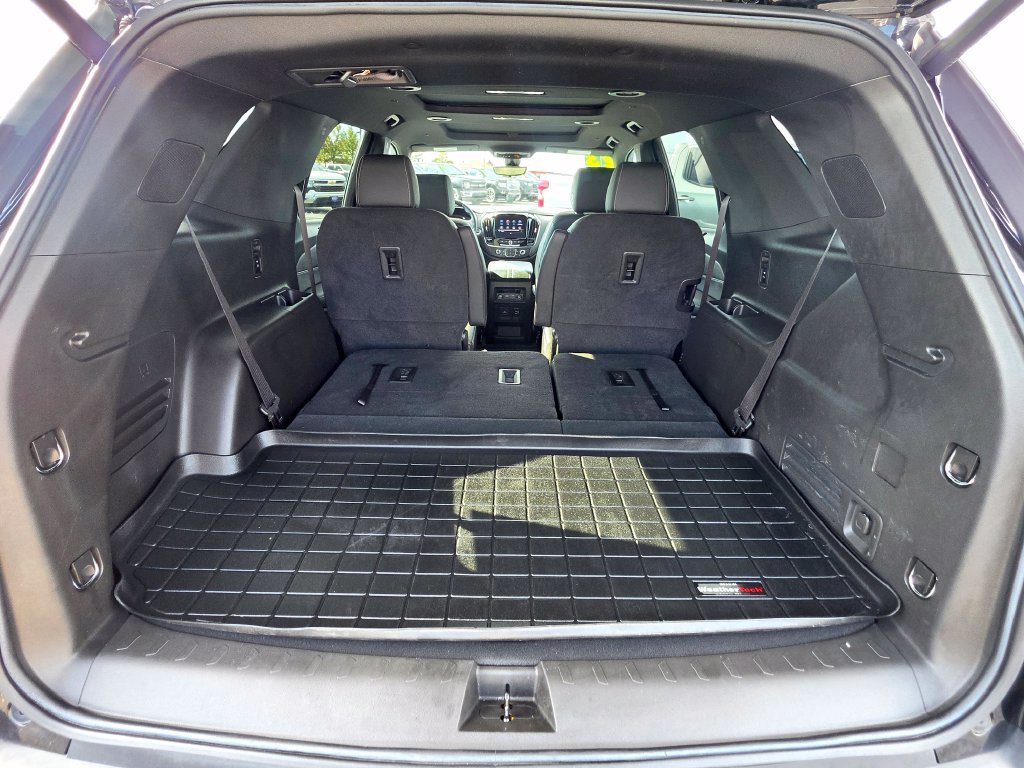 Used 2023 Chevrolet Traverse LT w/ LT Premium Package AWD/4WD image 9