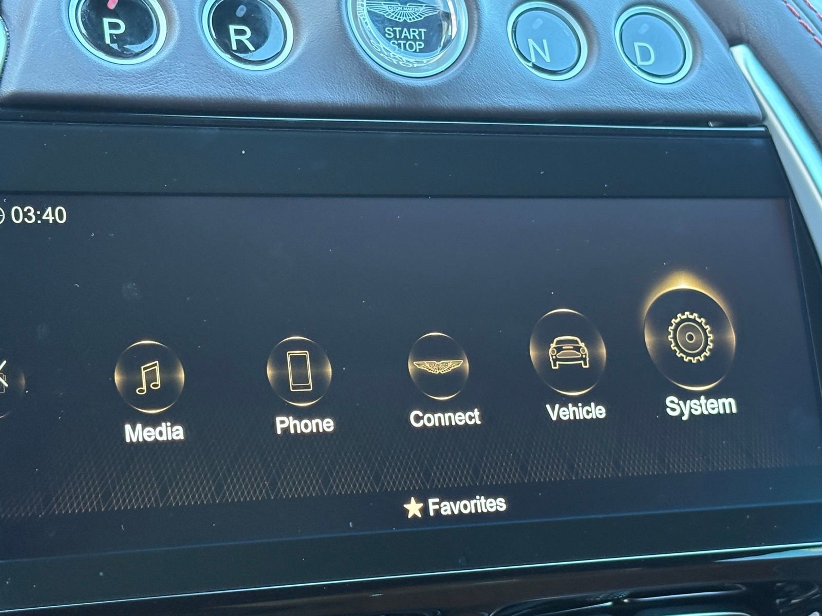 Used 2021 Aston Martin DBX AWD/4WD image 33