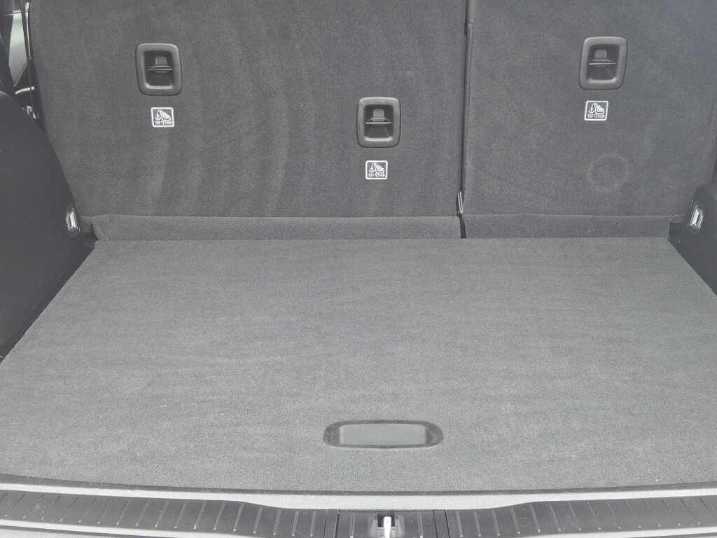 Used 2025 Jeep Grand Cherokee Altitude AWD/4WD image 12
