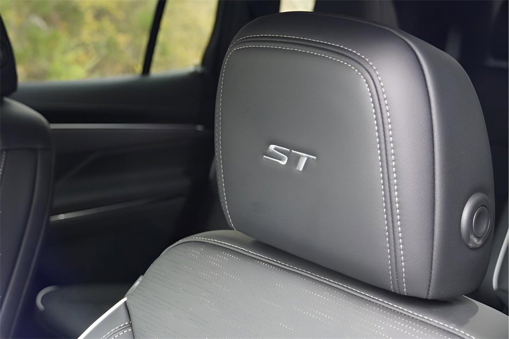 New 2026 Buick Enclave Sport Touring w/ Power Package image 11