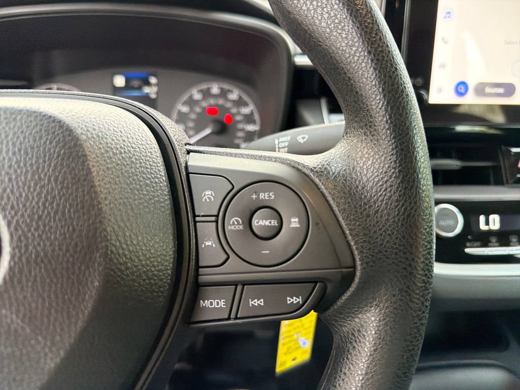 Used 2025 Toyota Corolla LE FWD image 21