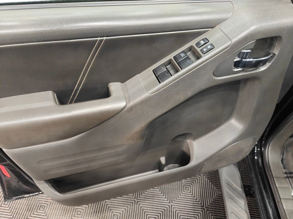 Used 2018 Nissan Frontier PRO-4X AWD/4WD image 39