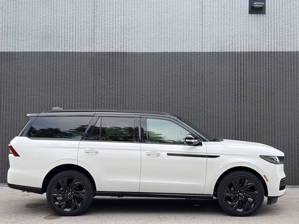 New 2027 Lincoln Navigator Black Label AWD/4WD image 8