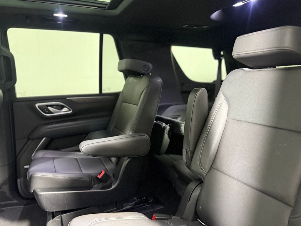 Used 2022 Chevrolet Tahoe LT w/ Luxury Package AWD/4WD image 24
