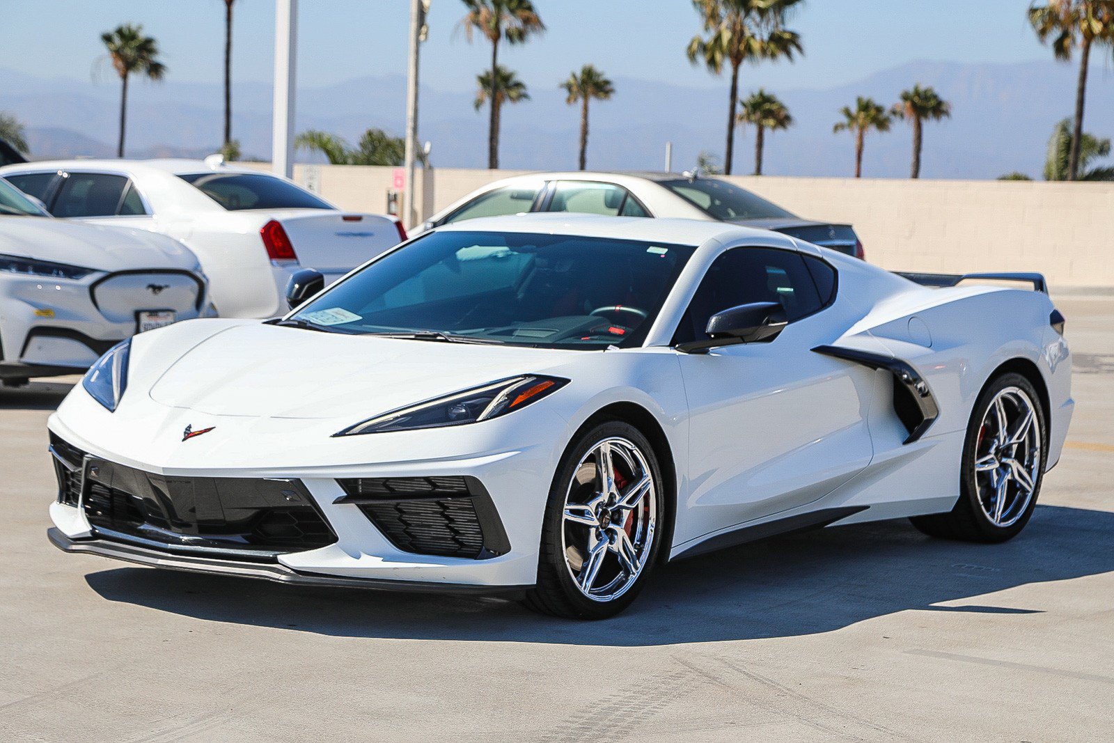 Used 2022 Chevrolet Corvette Stingray Premium Cpe w/ Z51 Performance Package RWD image 3