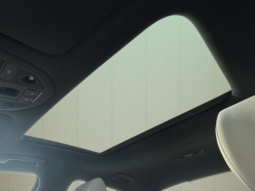 Used 2023 Genesis G70 3.3T w/ Sport Prestige Package image 37