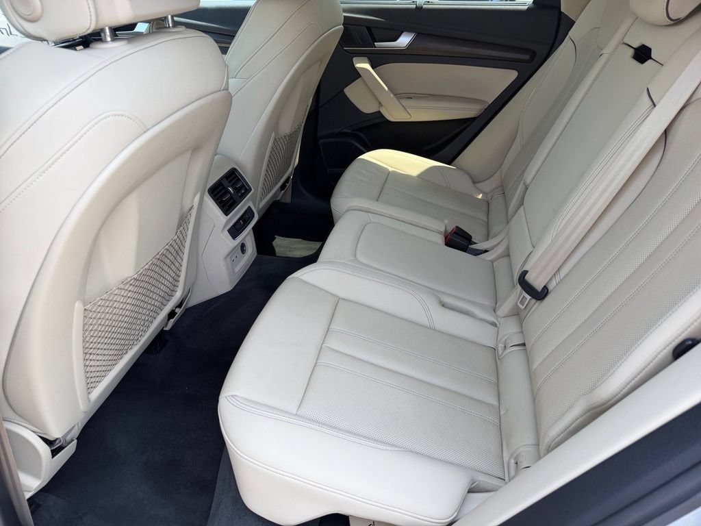 Used 2021 Audi Q5 2.0T Premium Plus w/ Premium Plus Package AWD/4WD image 14