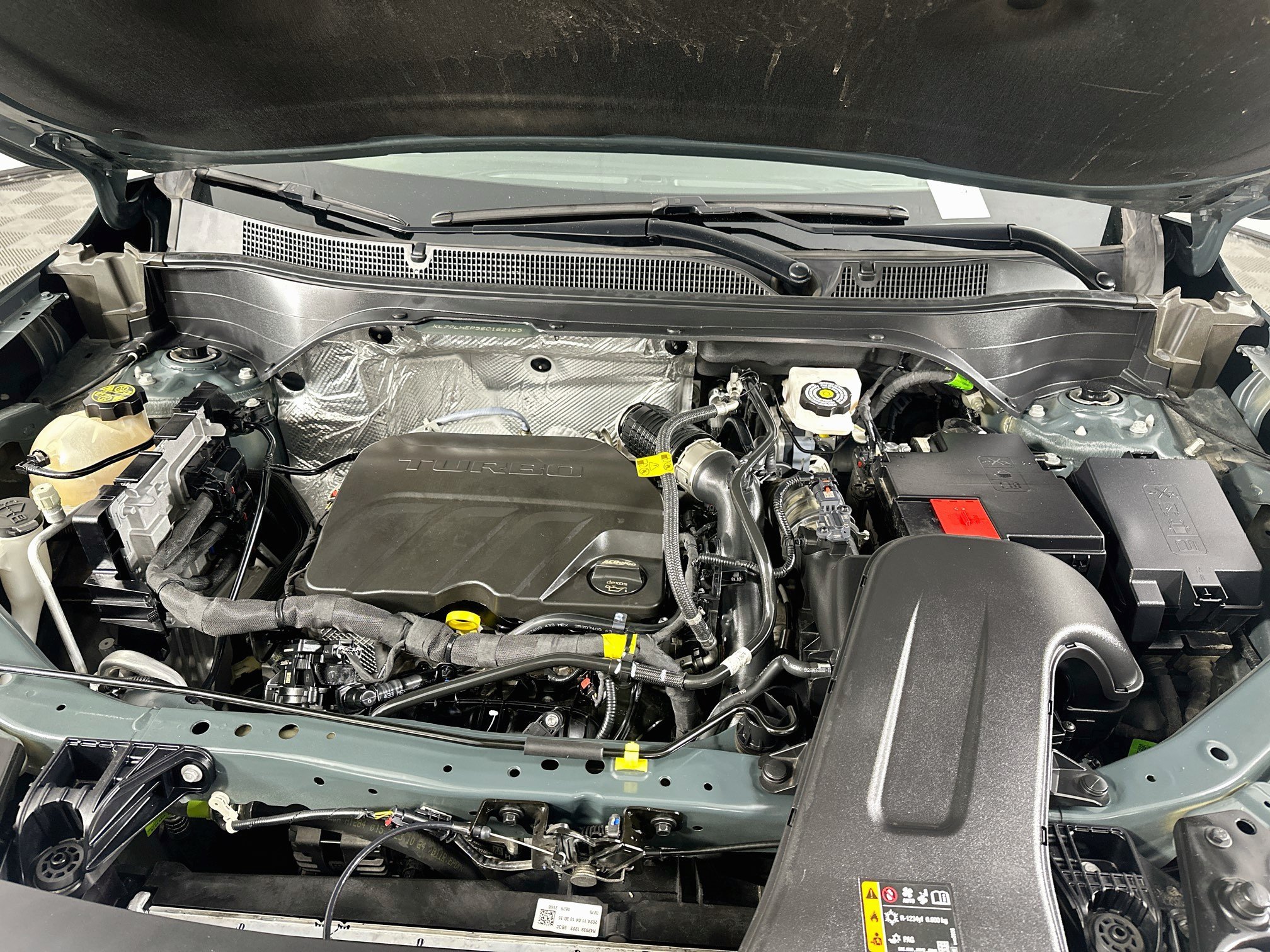 Used 2025 Chevrolet Trax LT FWD image 32