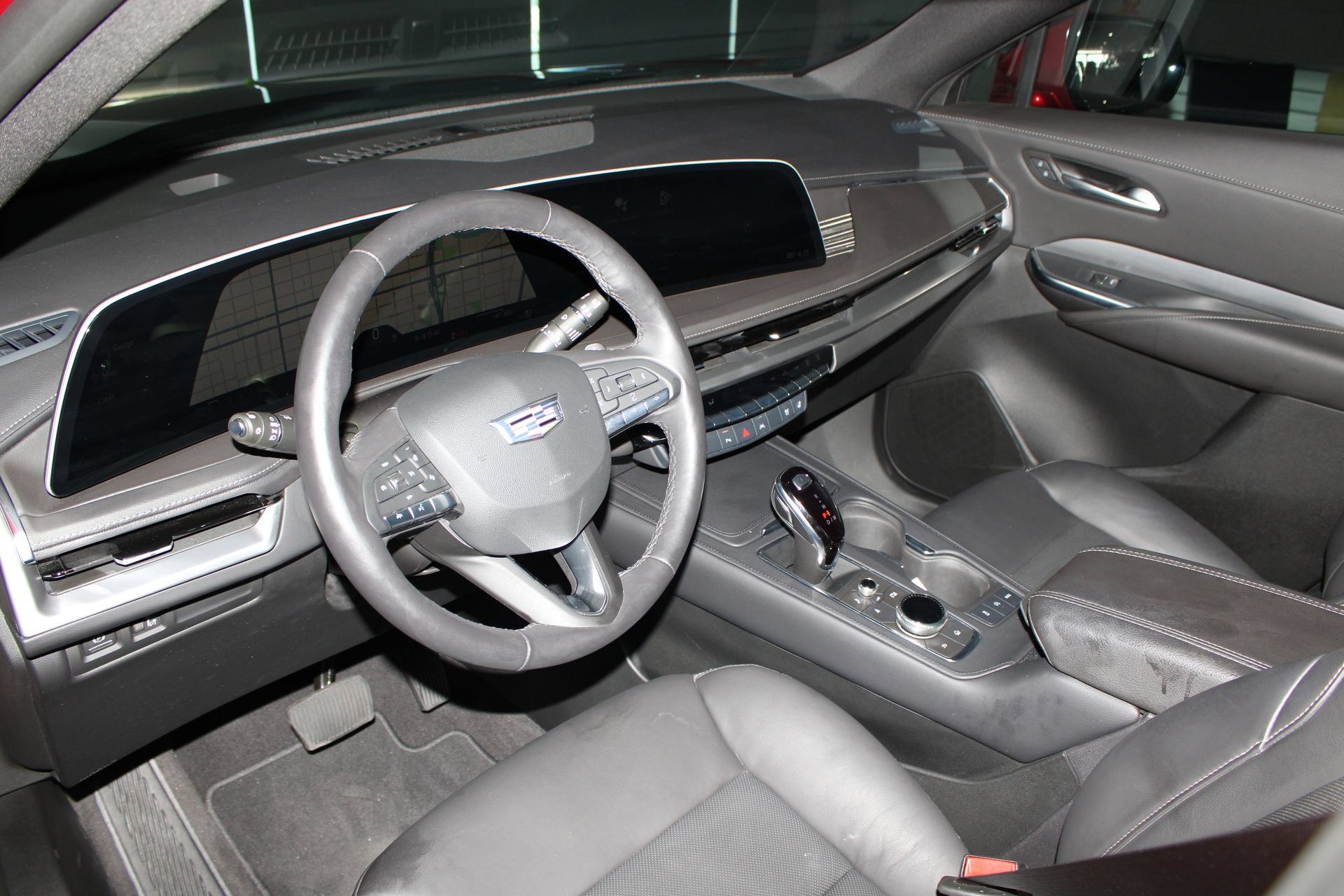 Used 2024 Cadillac XT4 Premium Luxury FWD image 24