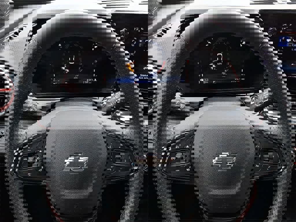 Used 2024 Chevrolet Trax RS w/ Sunroof Package image 18