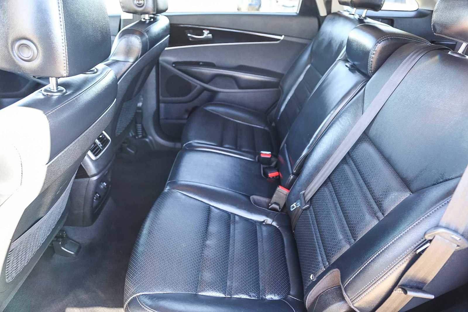 Used 2019 Kia Sorento EX image 15