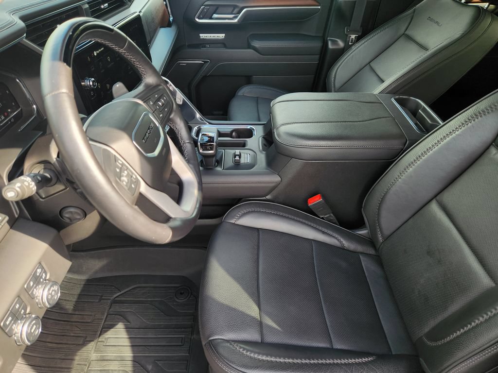 Used 2025 GMC Sierra 1500 Denali AWD/4WD image 9