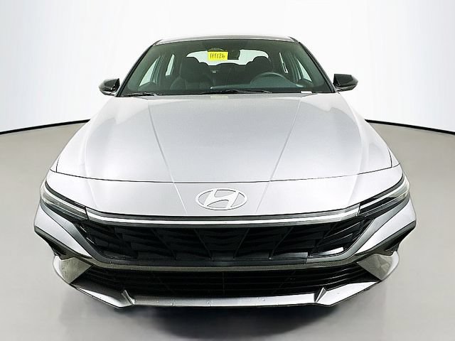 Used 2026 Hyundai Elantra Sport FWD image 2
